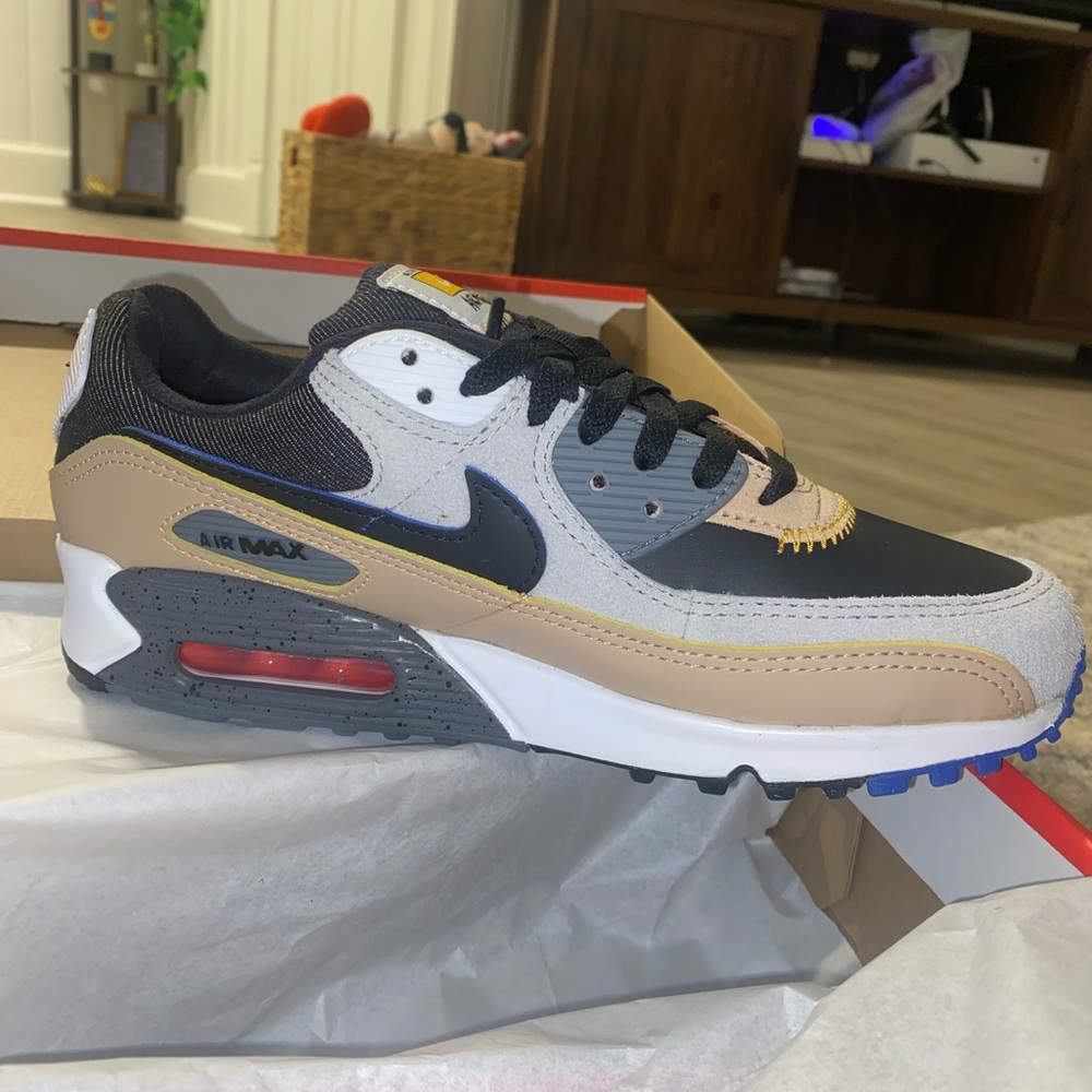 Brand New Nike Air Max 90 SE